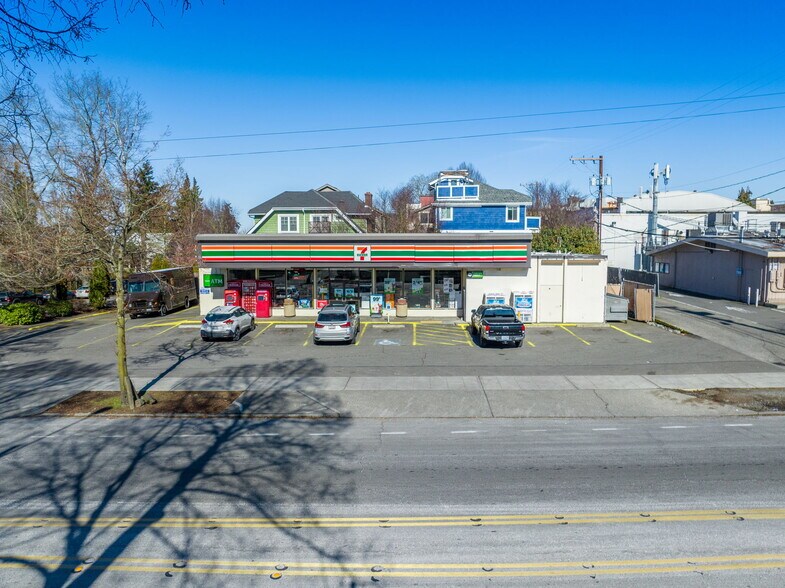 More Photos Of 4312 SW Admiral Way, Seattle Convenience Store For Sale