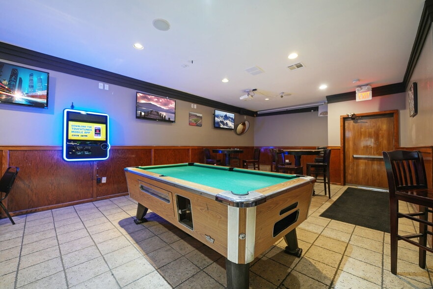 More Photos Of 110-114 County St, New Bedford Storefront Retail Residential For Sale