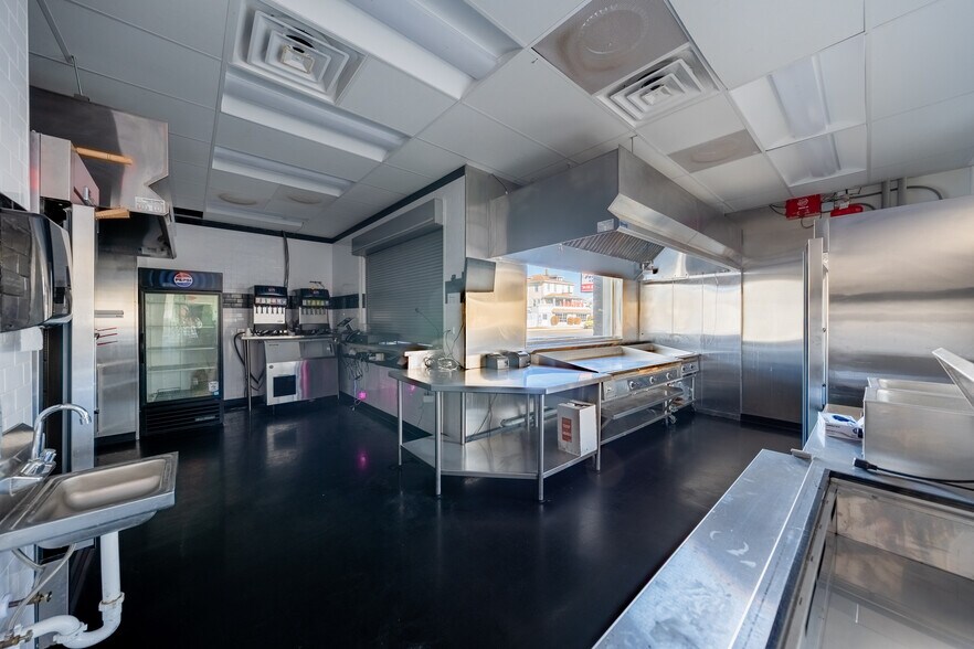 More Photos Of 2701 New Jersey Ave, Wildwood Restaurant For Sale