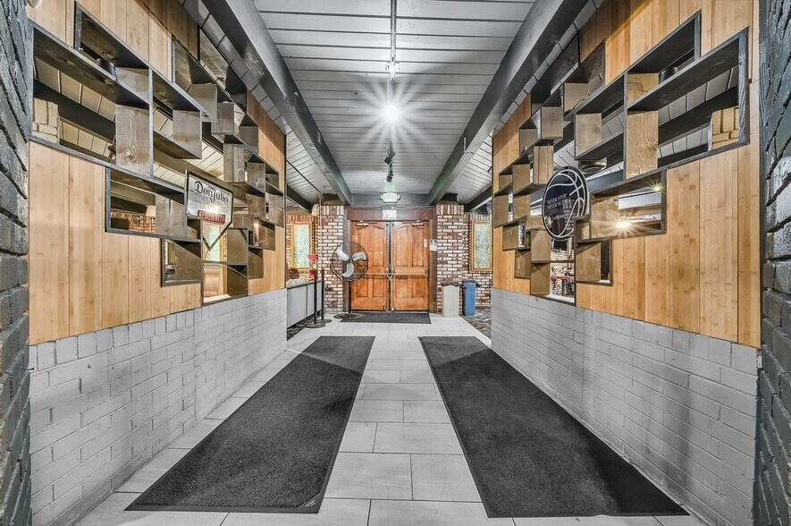 More Photos Of 15028 Hesperian Blvd, San Leandro Freestanding For Sale