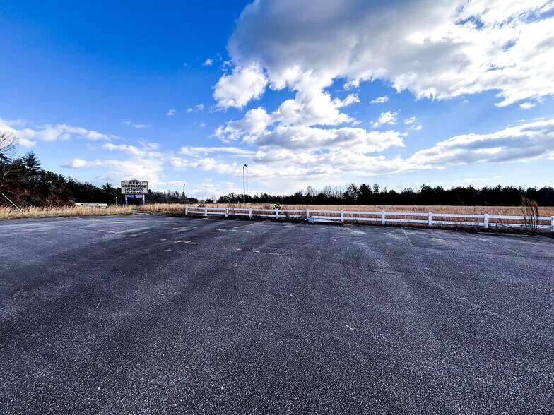 More Photos Of 5873 W US Highway 421, Wilkesboro Land For Lease