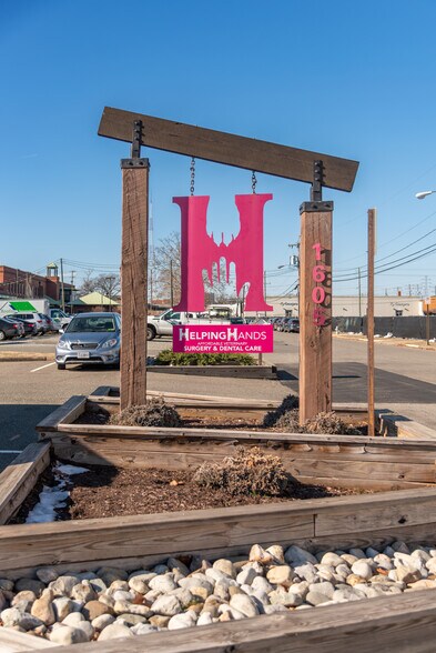 More Photos Of 1605 Rhoadmiller St, Richmond Office For Sale