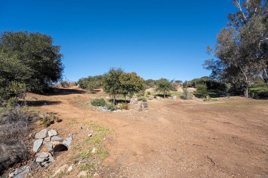More Photos Of 2560-2566 Alpine Blvd, Alpine Office For Sale