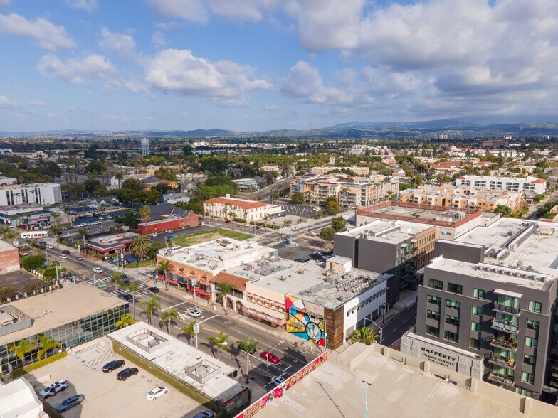 More Photos Of 503 N Main St, Santa Ana Storefront Retail Office For Sale