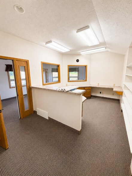 More Photos Of 825 W US-10, Scottville Office For Sale