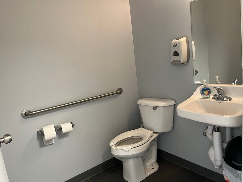 More Photos Of 1020 Mason Ave, Daytona Beach Medical For Lease