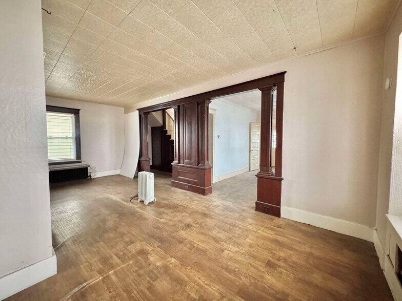 More Photos Of 301 E North St, Geneva Apartments For Sale