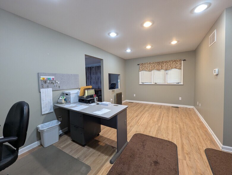 More Photos Of 2005 E Churchville Rd, Bel Air Freestanding For Sale