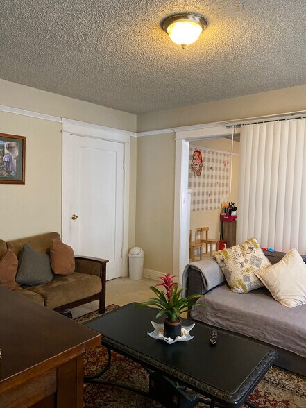 More Photos Of 3110 Raymond Ave, Los Angeles Apartments For Sale