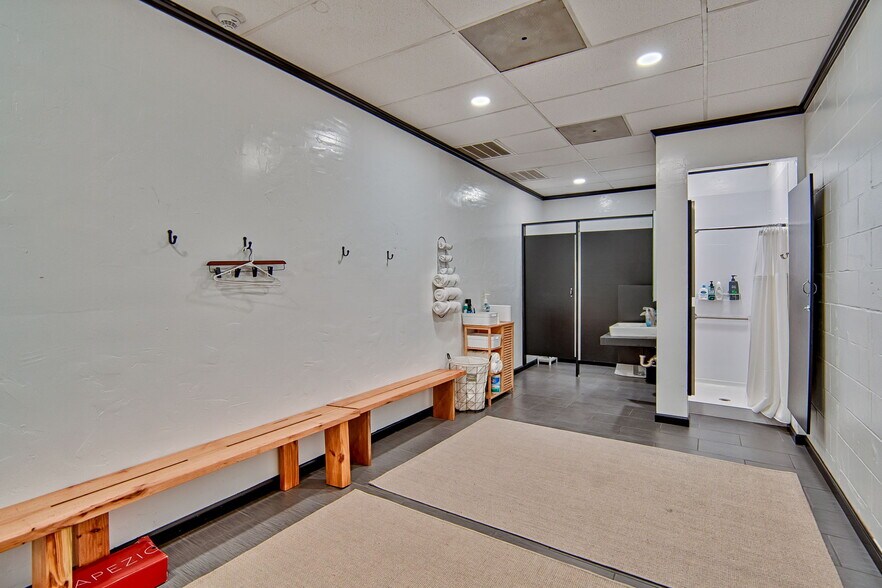 More Photos Of 1724 NE 2nd St, Gainesville Light Manufacturing For Sale