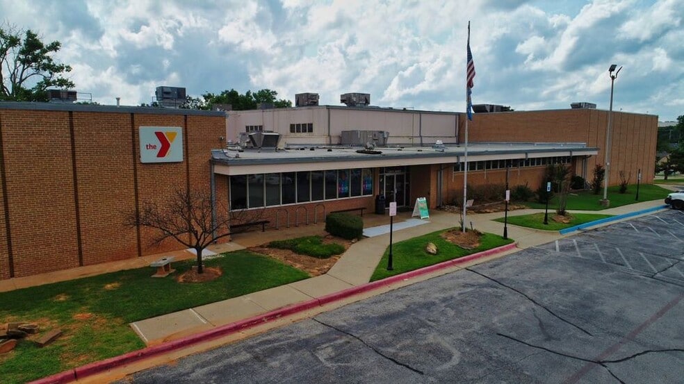 More Photos Of 1220 S Rankin St, Edmond Health Club For Sale