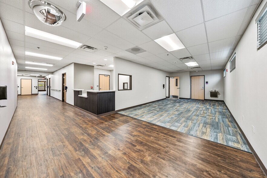 More Photos Of 2166 NW Vine St, Grants Pass Medical For Sale