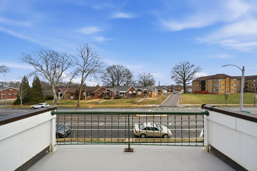 More Photos Of 5921 S Kingshighway Blvd, Saint Louis Multifamily For Sale