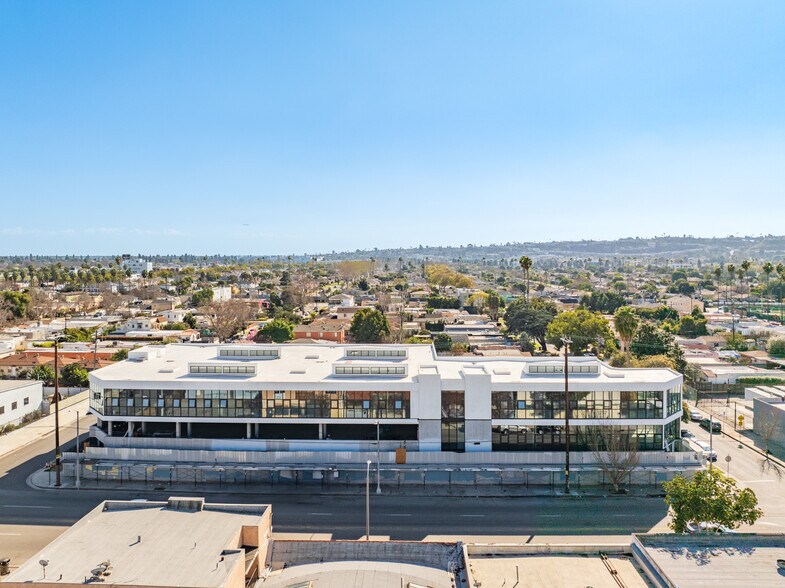 More Photos Of 3900 W Jefferson Blvd, Los Angeles Office For Sale