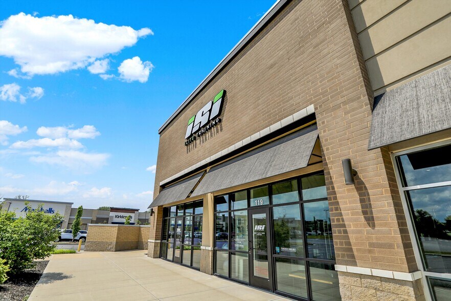 More Photos Of 14165 Cabela Pky, Noblesville Storefront For Lease