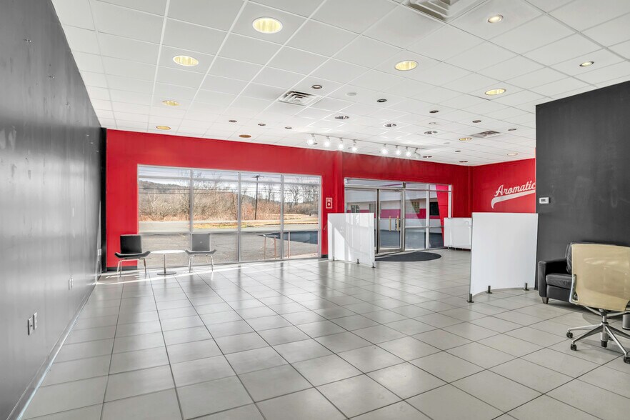 More Photos Of 253 Greenfield Rd, South Deerfield Auto Dealership For Sale