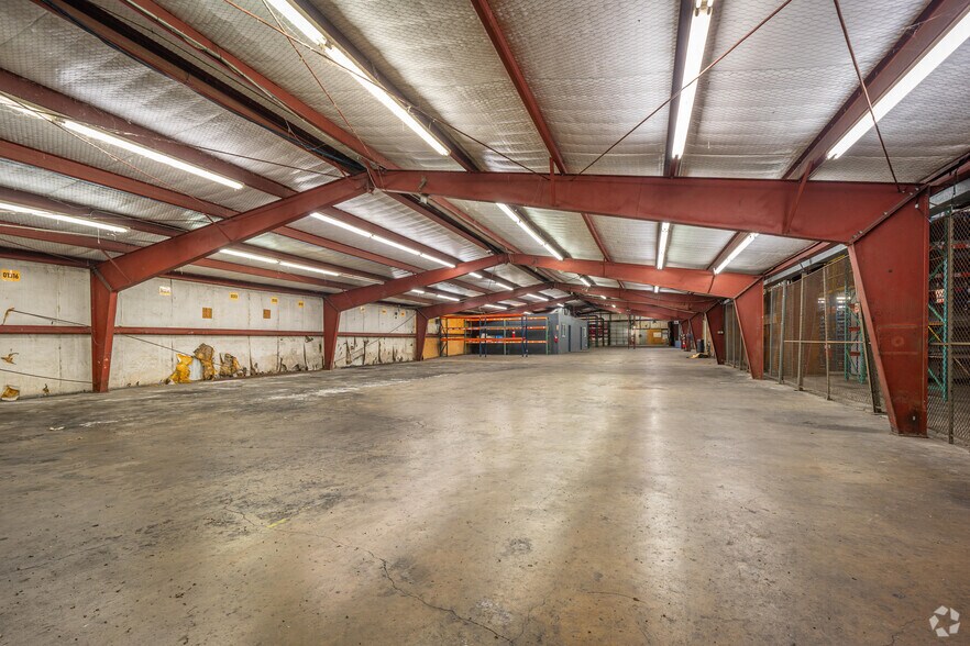 More Photos Of 1305 W Jackson Ave, Pasadena Manufacturing For Sale
