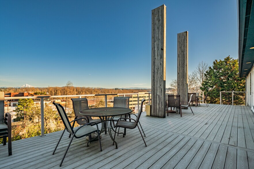 More Photos Of 4540 SW Kelly Ave, Portland Office For Sale