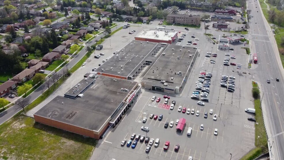 Primary Photo Of 152-160 Main St S, Brampton Unknown For Lease