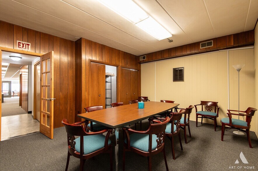 More Photos Of 7922 S Pulaski Rd, Chicago Office For Sale