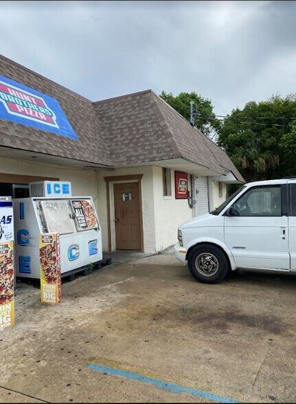 Primary Photo Of 184 N Center St, Pierson Freestanding For Sale