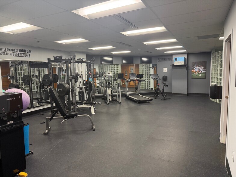 More Photos Of 2350 N Forest Rd, Getzville Office For Lease