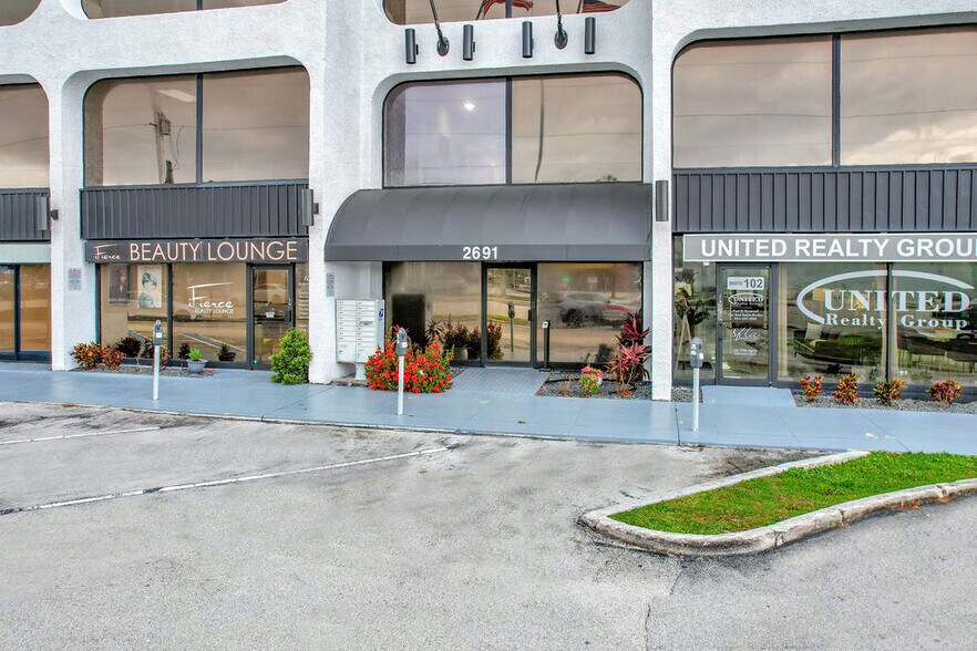 More Photos Of 2691 E Oakland Park Blvd, Fort Lauderdale Office Residential For Lease