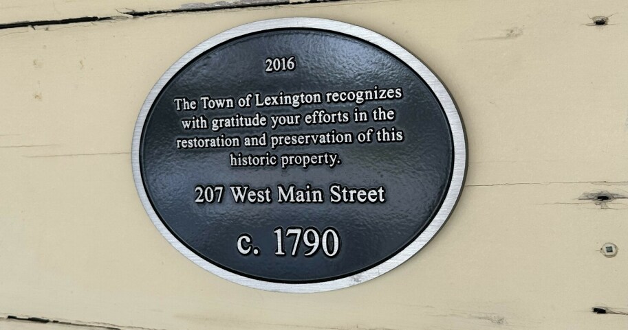 More Photos Of 207 W Main St, Lexington Office For Lease