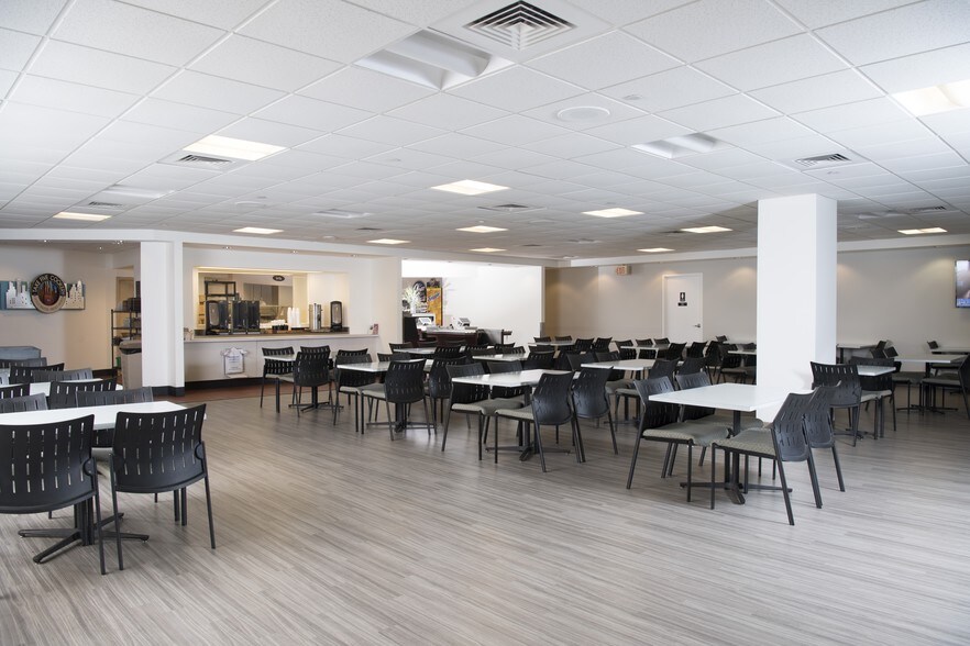 More Photos Of 1 Financial Plz, Hartford Office For Lease