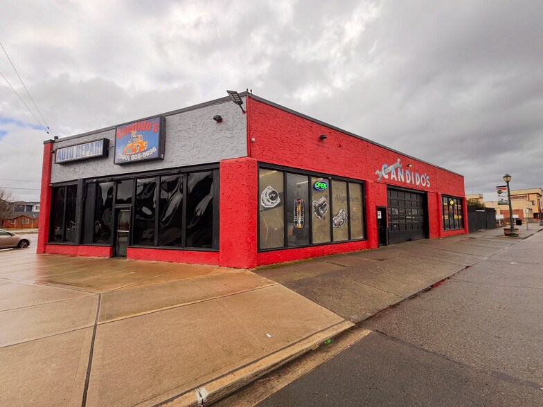 More Photos Of 225 W Main St, Monroe General Retail For Sale