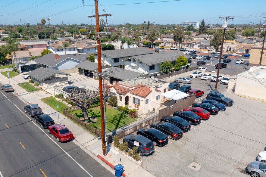 More Photos Of 17047 17047 Bellflower Blvd & 9747 Park St blvd, Bellflower General Retail For Sale