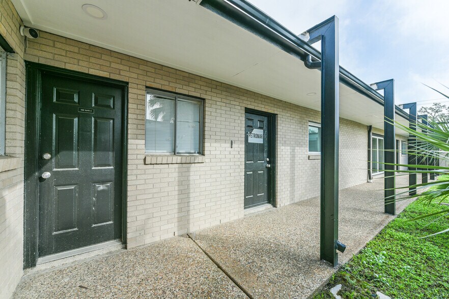More Photos Of 1022 Pasadena Blvd, Pasadena Medical For Lease