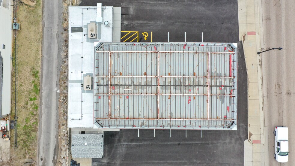 More Photos Of 711 S Central Ave, Roxana General Retail For Sale