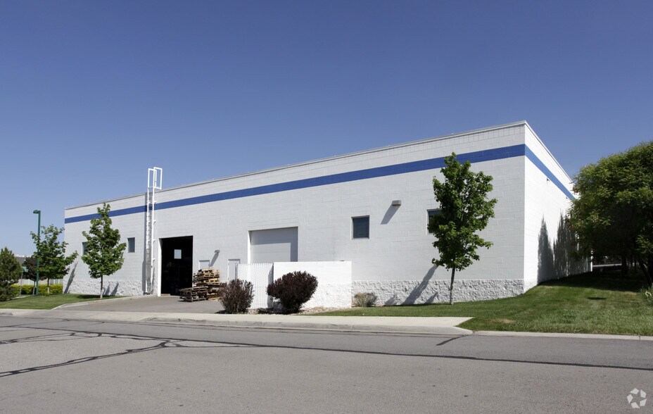 More Photos Of 1351-1355 W 800 N, Orem Showroom For Lease