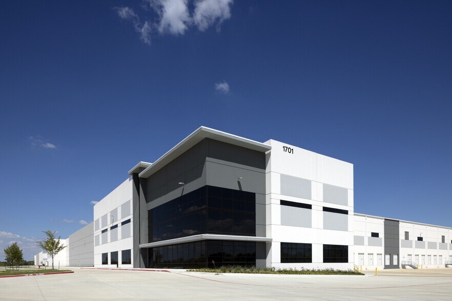 Primary Photo Of 1701 E Pleasant Pky, Wilmer Unknown For Lease