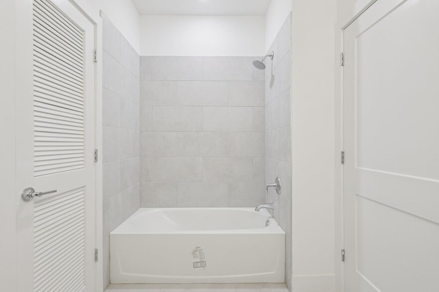 More Photos Of 10 W Westfield Ave W, Roselle Park Apartments For Lease