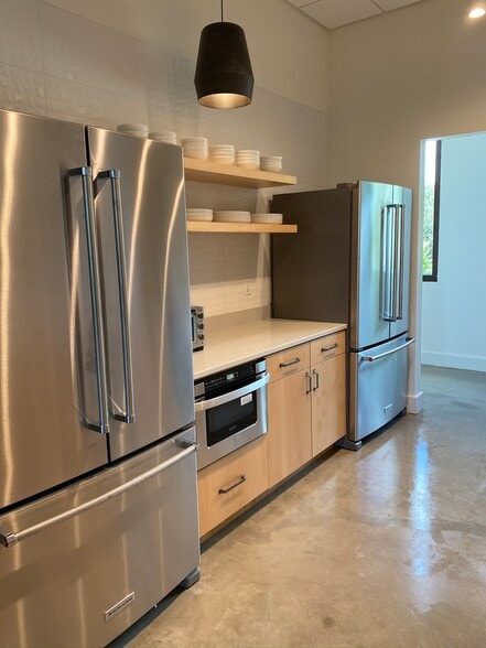 More Photos Of 656 Ellis Oak Dr, Charleston Office For Lease