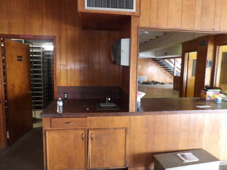 More Photos Of 1812 Wayside Dr, Houston Distribution For Lease