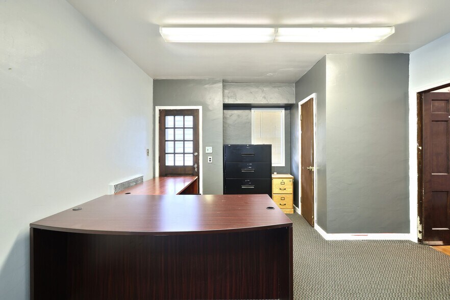 More Photos Of 550 S Main St, Shrewsbury Freestanding For Lease