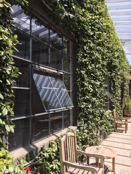 More Photos Of 2886-2888 E Walnut St, Pasadena Service For Sale