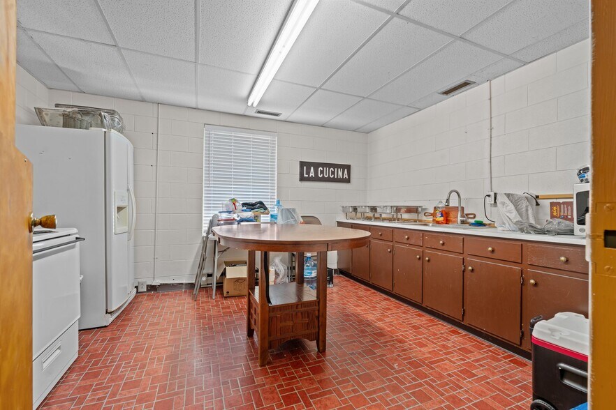 More Photos Of 2807 Sandy Creek Church Rd, Sanford Office Residential For Sale