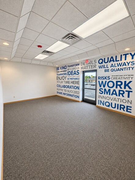 More Photos Of 302-304 Ohio St, Oshkosh Office For Sale