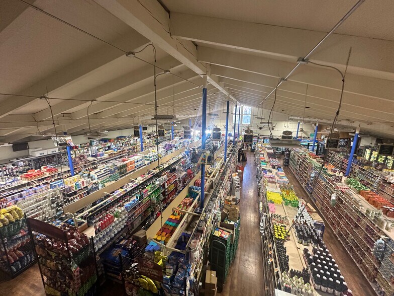 More Photos Of 143 Davis Rd, Happy Camp Storefront For Sale