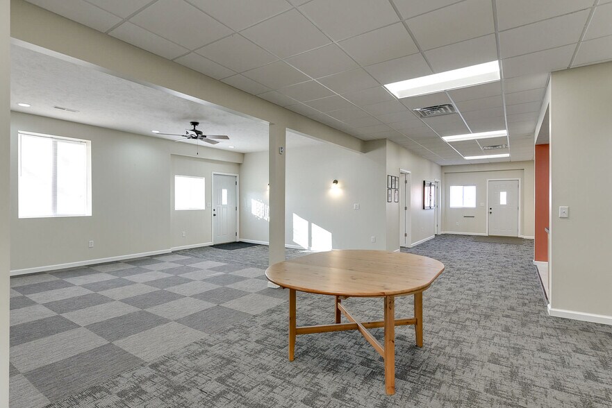 More Photos Of 250 Broad St, Greenwood Showroom For Sale