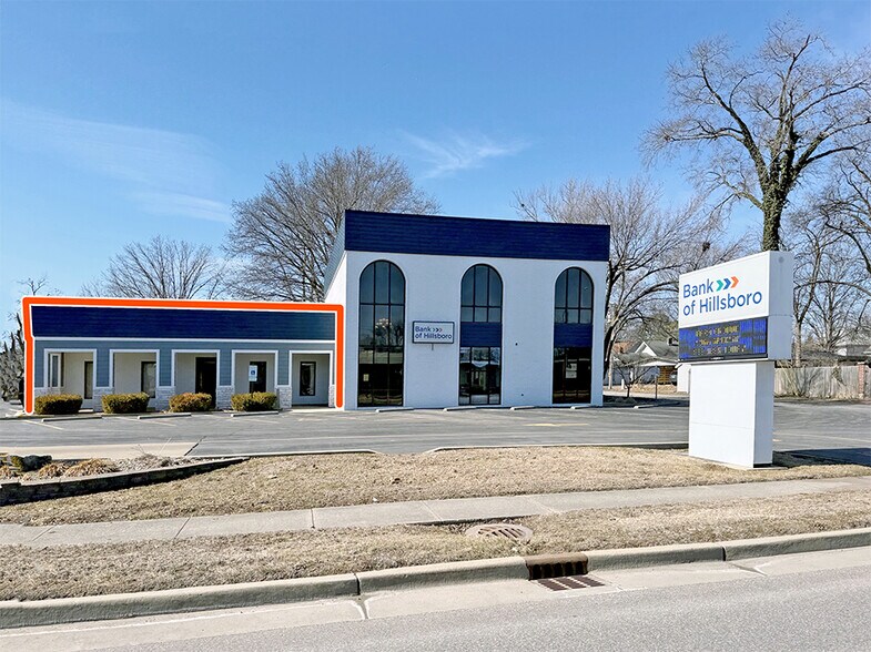 Primary Photo Of 801 12th St, Carlyle General Retail For Lease