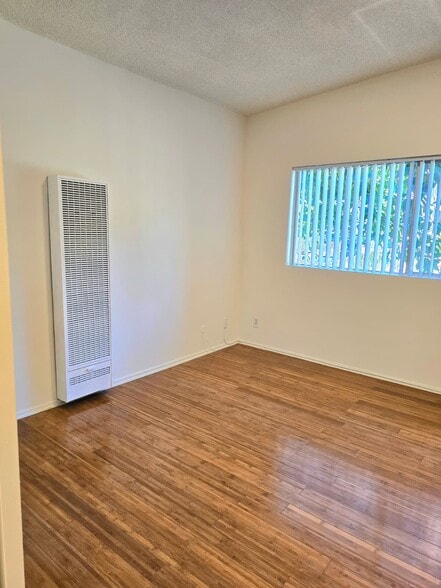 More Photos Of 4208 Russell Ave, Los Angeles Apartments For Sale