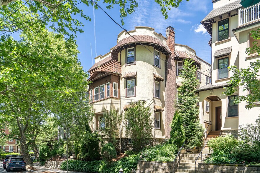 More Photos Of 201 Rawson Rd, Brookline Apartments For Sale