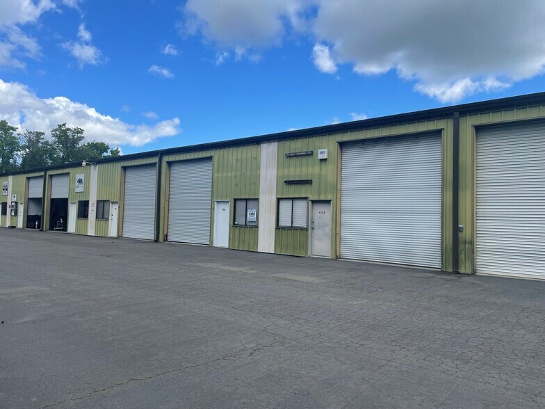 More Photos Of 400-486 Moore Ln, Healdsburg Light Manufacturing For Lease