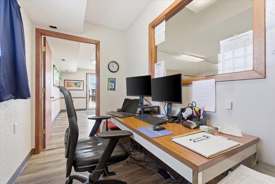 More Photos Of 1824 2nd Ave, Council Bluffs Office For Lease