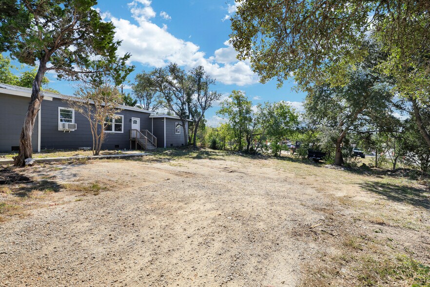 More Photos Of 1016 E Borgfeld Dr, San Antonio Flex For Sale